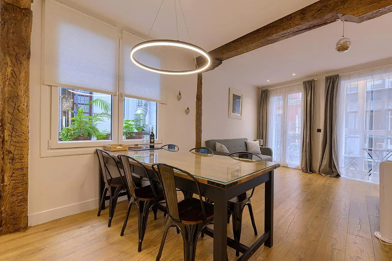 Moderno Y Lujoso En El Historico Casco Viejo Apartment Bilbao Spain