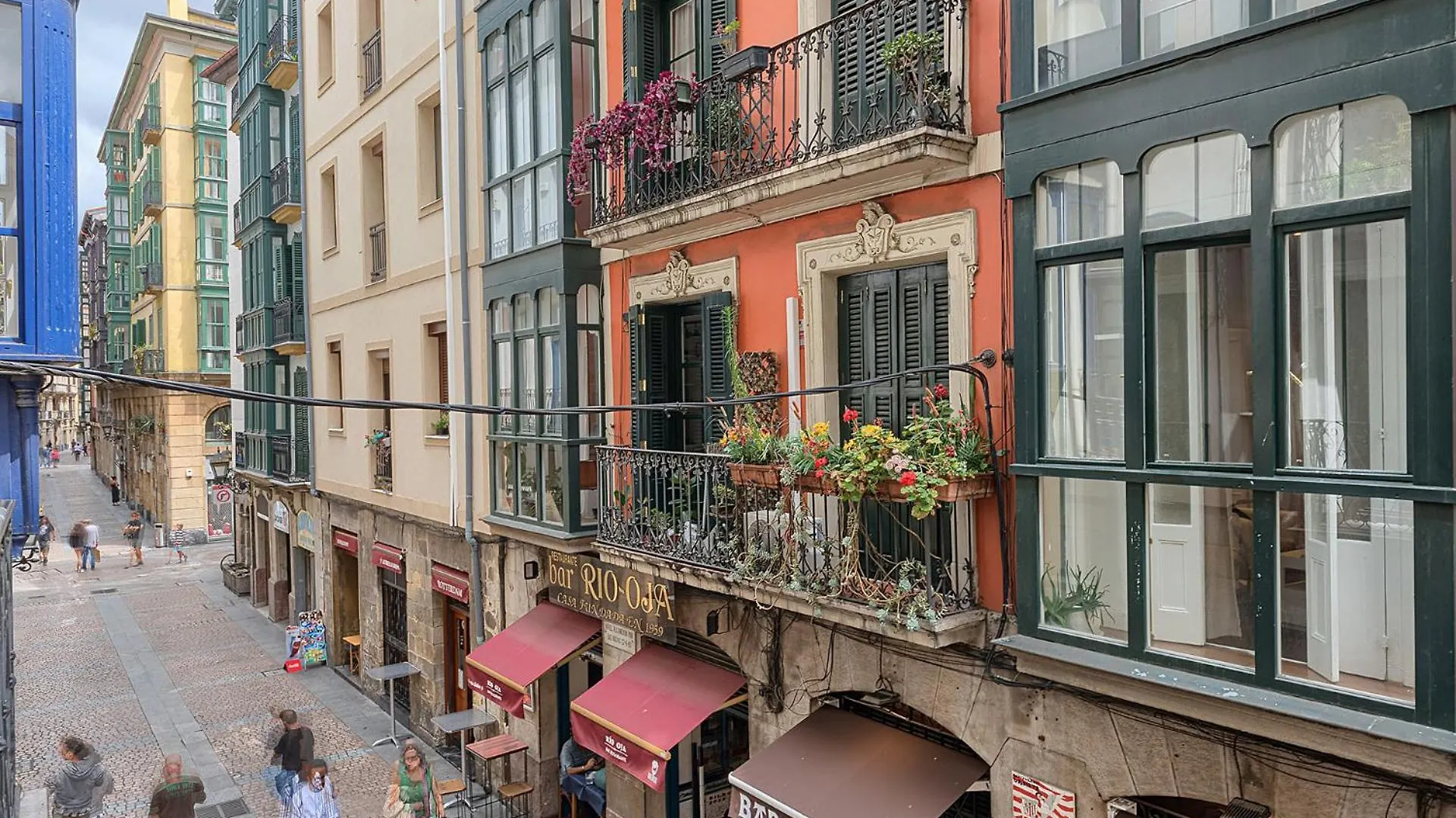 Moderno Y Lujoso En El Historico Casco Viejo Apartment Bilbao Spain